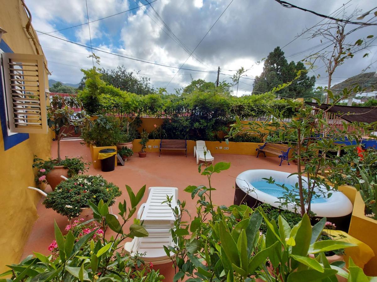לאס פאלמס דה גראן קנאריה Casa Maestro Lelo - Acogedora Casa Rural Canaria Con Patios Y Jardines De Flores מראה חיצוני תמונה